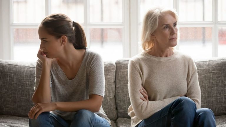 Read more about the article When an Aging Parent Becomes Toxic: How to Spot & Deal with Toxic Behaviors